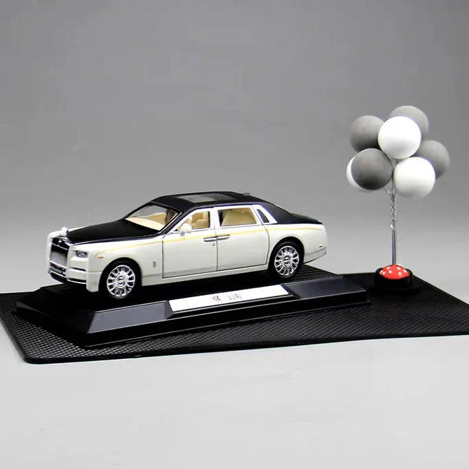 Rolls Royce Phantom 1:24 diecast scale model with Sound and Light Pullback Door Open