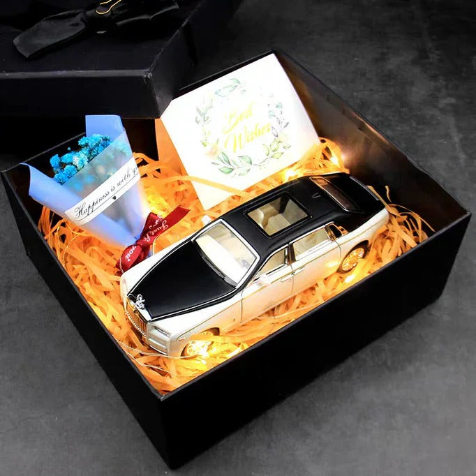 Rolls Royce Phantom 1:24 diecast scale model with Sound and Light Pullback Door Open