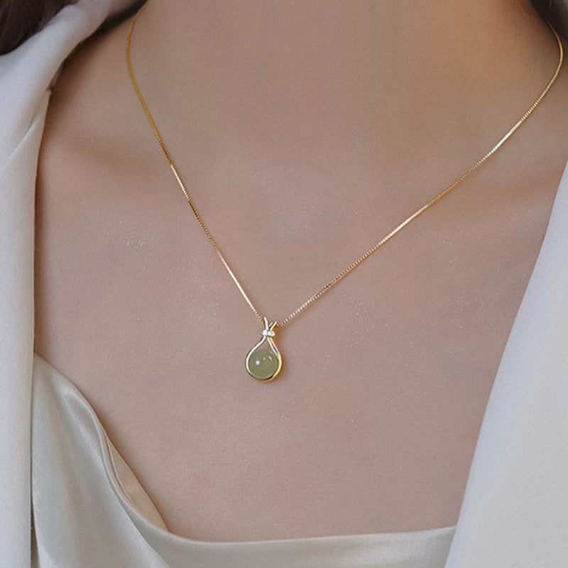 Elegant Hetian Jade Pendant Necklace
